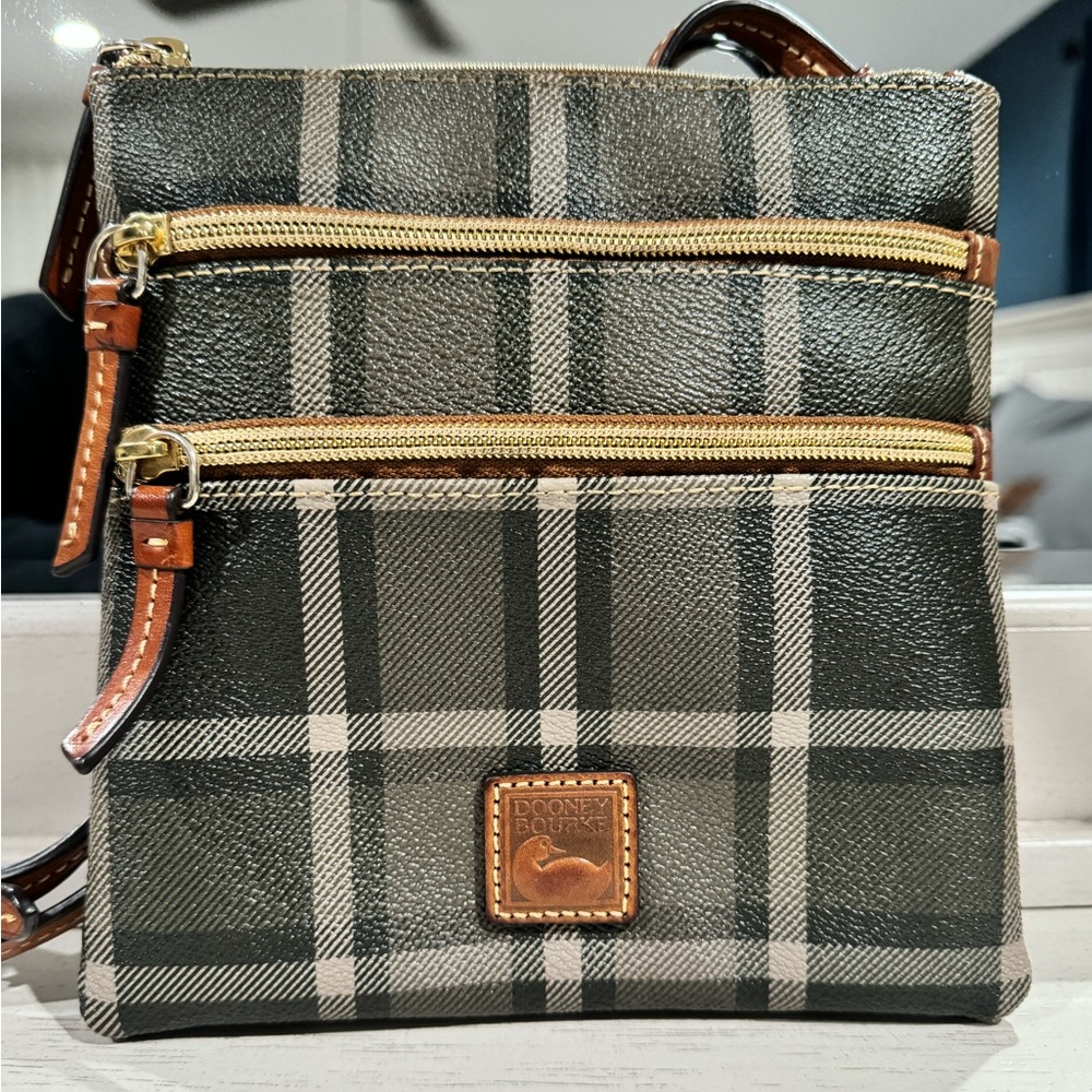 Dooney & Bourke Cross Body